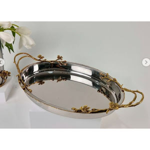 Elegante bandeja de servicio ovalada de oro martillado con asas de hojas, bandeja decorativa de Metal perfecta para decoración del hogar a la venta - Product Image 6