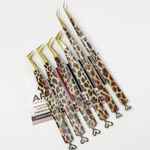 Las mejores tendencias, pinzas de volumen de arranque de 90 grados, estampado de guepardo, diseño de corazón CNC, pinzas de extensión de pestañas de Punta puntiaguda sostenible - Product Image 6