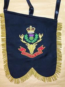 Banderas Personalizadas Bordadas de Lujo con Diseño de Hilo Metálico, Banderas de Tubo, Banderas Hechas a Mano de Doble Cara - Product Image 2