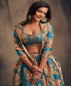 Lehenga Choli en satin et tulle, tenue de soirée, moderne, élégant, en mousseline de soie, contemporain, ethnique, brodé, pour mariage, lungi - Product Image 5