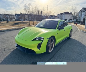 Offre exceptionnelle : Porsche Taycan GTS 2022, prêt à être expédié - Product Image 1