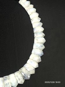 Collar de Piedras Preciosas de Piedra Lunar Arcoíris Natural Facetada de 18 Pulgadas - Product Image 3