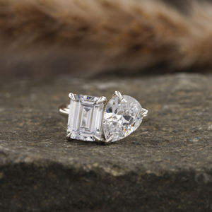 Bague de fiançailles à deux pierres en diamant taille émeraude et poire personnalisée en laboratoire, bague d'anniversaire en argent sterling, cadeau pour elle - Product Image 1