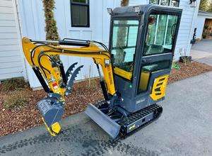 FREE SHIPPING AGT DM13C HYDRAULIC EXCAVATOR 13.5HP 37"BACKFILL BLADE 16" BUCKET/TEETH FULLY CABBED FAN EPA CE AUXILIARY PLUMBED - Product Image 6