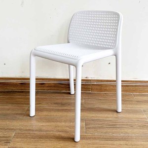 Silla de Café de PP Multicolor Minimalista y Duradera de Alta Calidad ST3029A para Muebles de Restaurante, Cocina, Exterior y Uso en Villas - Product Image 5