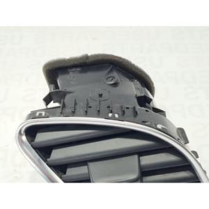 Rejilla de Ventilación del Tablero Derecho AUDI A5 Serie Sedán (8T3) 8T1820902A (07>17) - Product Image 3