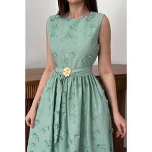 Vestido con Detalles Bordados en 3D Color Menta - Menta - Product Image 4