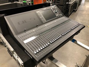 Genuine 100% QL5 64-Channel Digital <b>Audio</b> Console Mixer High Quality <b>Sound</b> <b>Equipment</b> - Product Image 4