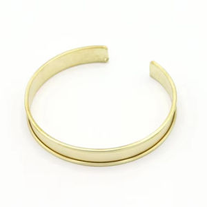 Brazalete ancho de diseñador floral de latón puro 100% hecho a mano, brazalete ajustable, Regalo para mamá - Product Image 1