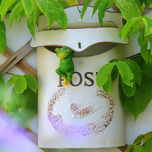 Buzón de metal galvanizado marrón con función montada en la pared Perfecto para pagos y uso en la oficina Solución duradera y elegante - Product Image 5