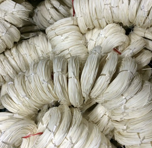 Matériau de base en rotin du Vietnam pour les applications de tissage de meubles haut de gamme, offrant des performances durables pour divers besoins d'artisanat - Product Image 1