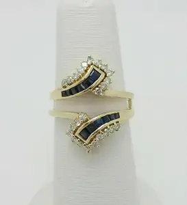 2Ct Prinzessin geschnittene kubische Zirkonia blau Saphir Diamant Verstärker Wickel Wachring 14K Gelb vergoldet 925 Sterling-Silber