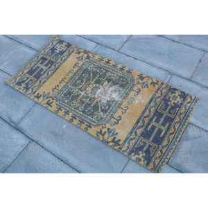 Alfombra de 1.9x4.2 pies, Alfombra Turca Vintage, Alfombra Persa Azul y Amarilla - Product Image 2