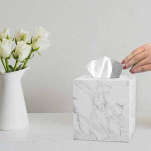 Soporte de pañuelos de resina decorativo con motivo floral y perfecto para agregar un aspecto cálido e inspirado en la naturaleza a cualquier entorno - Product Image 1