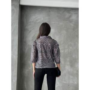 Blusas y Tops de Tul Bordado con Lentejuelas Grises para Mujer, Marca Topshow, Venta al Por Mayor - Product Image 1