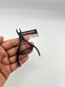 Coupe-cuticules professionnel noir couleur plasma avec ressort, logo personnalisé, pour manucure et pédicure, ciseaux à ongles pour doigts et orteils - Product Image 1