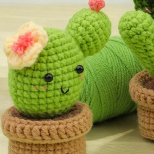 ดอกไม้ถักโครเชต์ทำมือในกระถาง ต้นไม้ประดิษฐ์ ดอกไม้คงทนตลอดกาล ของขวัญสำหรับเพื่อน เหมาะสำหรับตกแต่งบ้าน ผลิตแบบ OEM ในเวียดนาม - Product Image 2