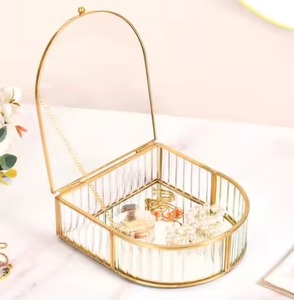 Boîte à bijoux en métal très résistante à trois compartiments, avec cadre en verre transparent doré, pour bracelets, boucles d'oreilles, bagues, boîte à bijoux multifonctionnelle - Product Image 2