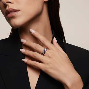 Bague de mariage Jeulia Midsummer Night Leaf à trois pierres, coupe rose violette, plaquée rhodium, style tendance - Product Image 4