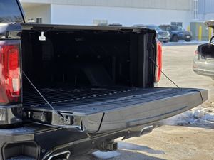 GMC Sierra 1500 Denali Ultimate Crew Cab 4WD 2026 d'occasion en bon état - Product Image 5