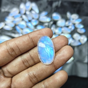 มูนสโตนสีขาวธรรมชาติ 100% ทรงหลังเบี้ย คุณภาพสูง ระดับท็อป  ควอตซ์สีน้ำเงิน  หินมูนสโตนแบบหลวมสำหรับทำเครื่องประดับ  ขายส่งจำนวนมาก - Product Image 3