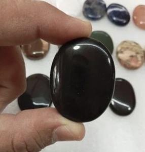 Pierres de palmier ovales en agate noire de qualité supérieure pour le massage ou la guérison des chakras et les cadeaux disponibles en vrac - Product Image 4