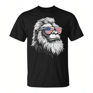 T-shirt promozionale personalizzata con bandiera USA e Bigfoot con occhiali da sole - Product Image 2