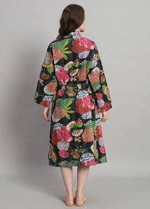 Peignoir de bain Kantha en coton à imprimé floral Robe de chambre d'été élégante faite à la main pour femmes - Product Image 3
