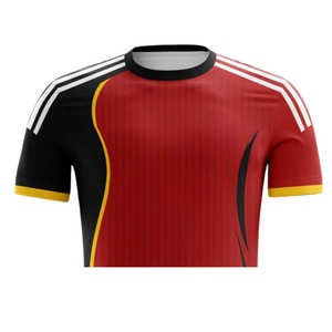 ชุดฟุตบอลสำหรับผู้ใหญ่แบบยูนิเซ็กซ์ ระบายอากาศได้ดี แห้งเร็ว คอกลม แขนสั้น สกรีนลายแบบซับลิเมชั่น เป็นมิตรกับสิ่งแวดล้อม ผลิตจากโพลีเอสเตอร์ 100% - Product Image 4