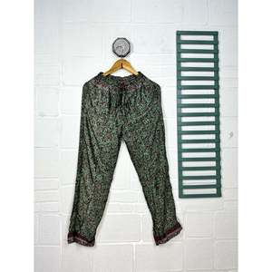 Ensemble De <b>Pyjama</b> Long En Soie Recycle Vtements De Nuit Lgers Et Respirants PJ Girly En XS - Product Image 3