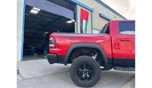 Voiture d'occasion Arrival TRX V8 6.2L 2024, berline, conduite à gauche, sièges en cuir, pneus R17, toit ouvrant automatique, prête à rouler, bon état - Product Image 6