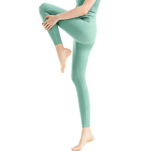Mallas de Yoga de cintura alta para mujer con levantamiento de cadera alto estiramiento sensación desnuda entrenamiento gimnasio Fitness pantalones con bolsillos traseros - Product Image 1