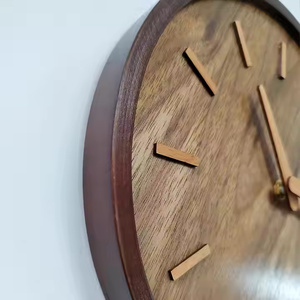 Minimale Wanduhr aus Naturholz mit flachem Gesicht, einfachem <span class=keywords><strong>Design</strong></span> und leisem Quarz werk für moderne Innenräume - Product Image 5