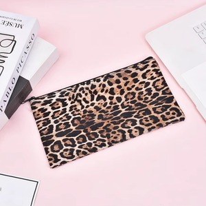 กระเป๋าหนัง PU ขนาดเล็กมีซิปพิมพ์โลโก้ออกแบบได้ตามต้องการกระเป๋าสตางค์แบบพกพาน้ำหนักเบาทันสมัยหลายสีกระเป๋าสตางค์ทรงยาว - Product Image 5