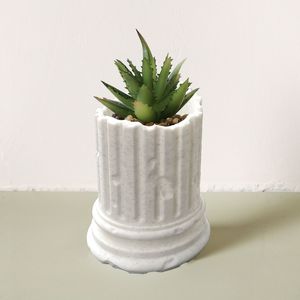 Planteur en marbre de grande qualité à prix raisonnable pour la décoration de plantes de table, ajoutant de la sophistication à l'aménagement intérieur. - Product Image 3