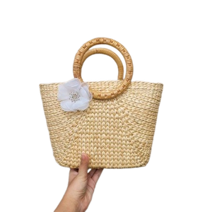 Vendedor superior, diseño de cesta de flores clásica, bolsa de mimbre de jacinto de agua marrón claro, almacenamiento de mimbre y regalo de puerta para vacaciones - Product Image 1
