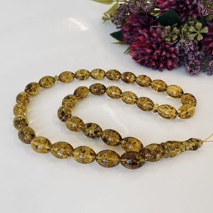 Misbaha en ambre vert de la Baltique, perles d'olivier naturelles avec des inclusions végétales - Product Image 1
