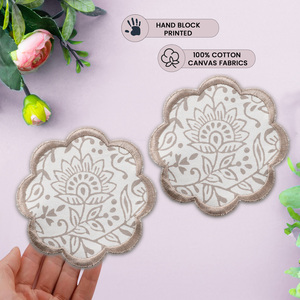 Ridhi Trending 2025 nouveaux sous-verres taupe bloc à main imprimés et brodés pétoncles sous-verres pour boissons produit en gros - Product Image 4