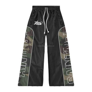 Survêtement coupe-vent premium 180 GSM en tissu polyester tissé, design camouflage noir et vert, sublimation intégrale, logo personnalisé - Product Image 4