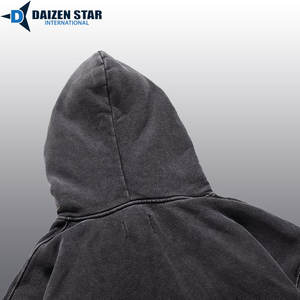 เสื้อฮู้ดผู้ชายสำหรับฤดูหนาว ผ้าฝ้ายฟลีซ 100% เป็นมิตรกับสิ่งแวดล้อม ระบายอากาศได้ดี กันลม สีพื้น  โลโก้ด้านหน้าแบบกำหนดเอง สไตล์สตรีทแวร์ 300 กรัม 420 กรัม - Product Image 5