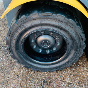 AFFORDABLE CAT EP50 <b>USED</b> 4 WHEEL ELECTRIC FORKLIFT - Product Image 3