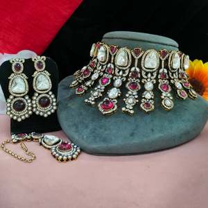 Kundan en verre non coupé et ensemble de tour de cou en Zircon victorien avec Maang Tikka ensemble de collier de luxe Kundan en verre non coupé de la meilleure qualité - Product Image 3