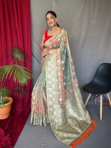 PURE CHAMPIGNONS SOIE MX ZARI SAREE ARGENT ET CONCEPT NUMÉRIQUE AVEC RICHE PALLU ET GLANDS ATTACHÉS SAREE - Product Image 3