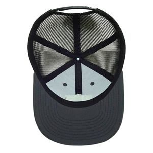 Sombrero de camionero de 6 paneles gris negro al por mayor, parche con logotipo de cuero, personaliza tu propio logotipo en el lado izquierdo, ala plana, hebilla de un solo pecho - Product Image 5