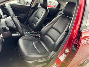 Usado cuidadosamente 2020 Toyota Y-aris XLE 4dr Sedan - Product Image 3