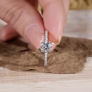 1.01 CT rond laboratoire cultivé blanc diamant bague de fiançailles avec pavé réglage coupe cadeau de mariage pour les femmes diamants en vrac - Product Image 1