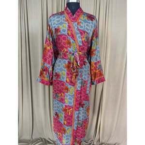 Vestido Kimono de Seda Reciclada Estilo Boho Chic Vintage para Mujer, Ideal para la Playa, Resort, Casa o como Bata de Baño - Product Image 2