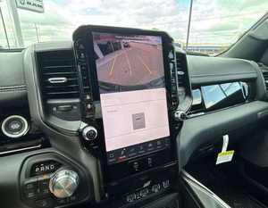 Camioneta Usada en Buenas Condiciones, OFERTA ESPECIAL, 2025 REBELS CREW 4X4 - Product Image 4