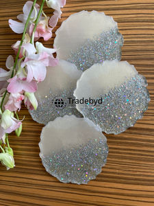 แผ่นรองแก้วเรซิ่นงานฝีมือ ขนาด 4x4 นิ้ว รูปทรงสี่เหลี่ยม หรูหรา สวยงาม สำหรับวางบนโต๊ะ พร้อมบริการสลักโลโก้ตามสั่ง Tradebyd - Product Image 2