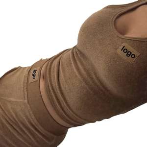 L'ensemble de survêtements 2 pièces pour femmes 2025 comprend un sweat-shirt court tendance avec un logo personnalisé et des bas assortis - Product Image 5